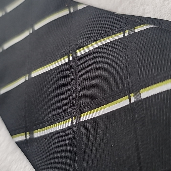 3 Men's ties - Picture 4 of 5